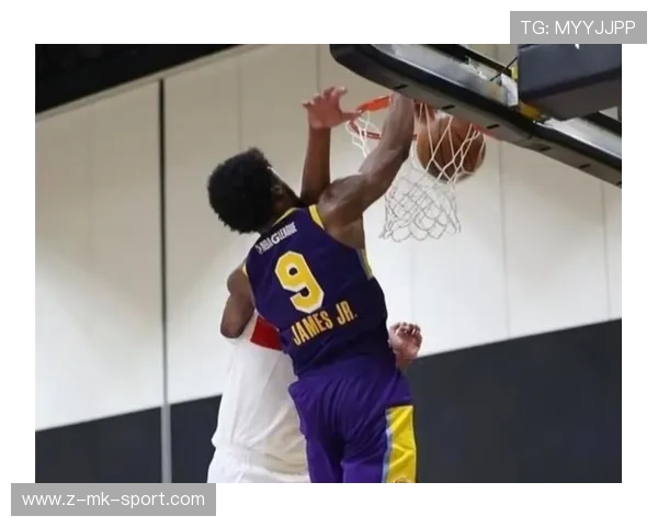 里夫斯：我给詹姆斯父子都传过空接这个数据统计我肯定是历史第一人